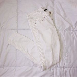 super cute white jeans ⚡️WORN ONCE